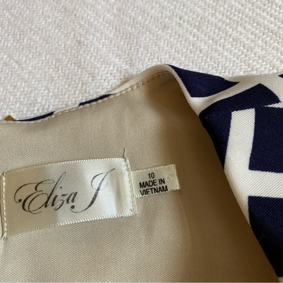 Eliza J Geometric Dress - Picture 3 of 3